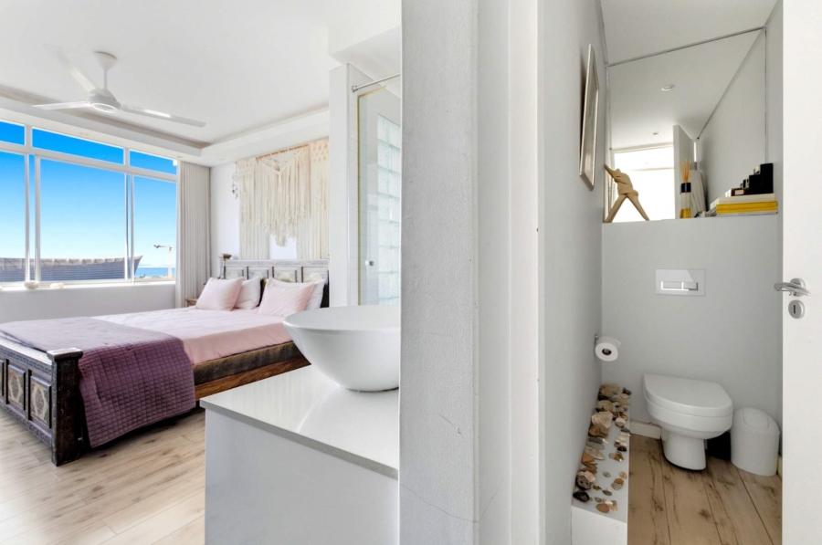 To Let 3 Bedroom Property for Rent in Green Point Western Cape